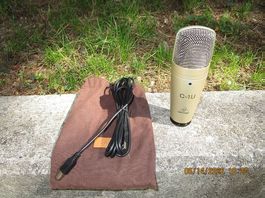 microphone- 1V