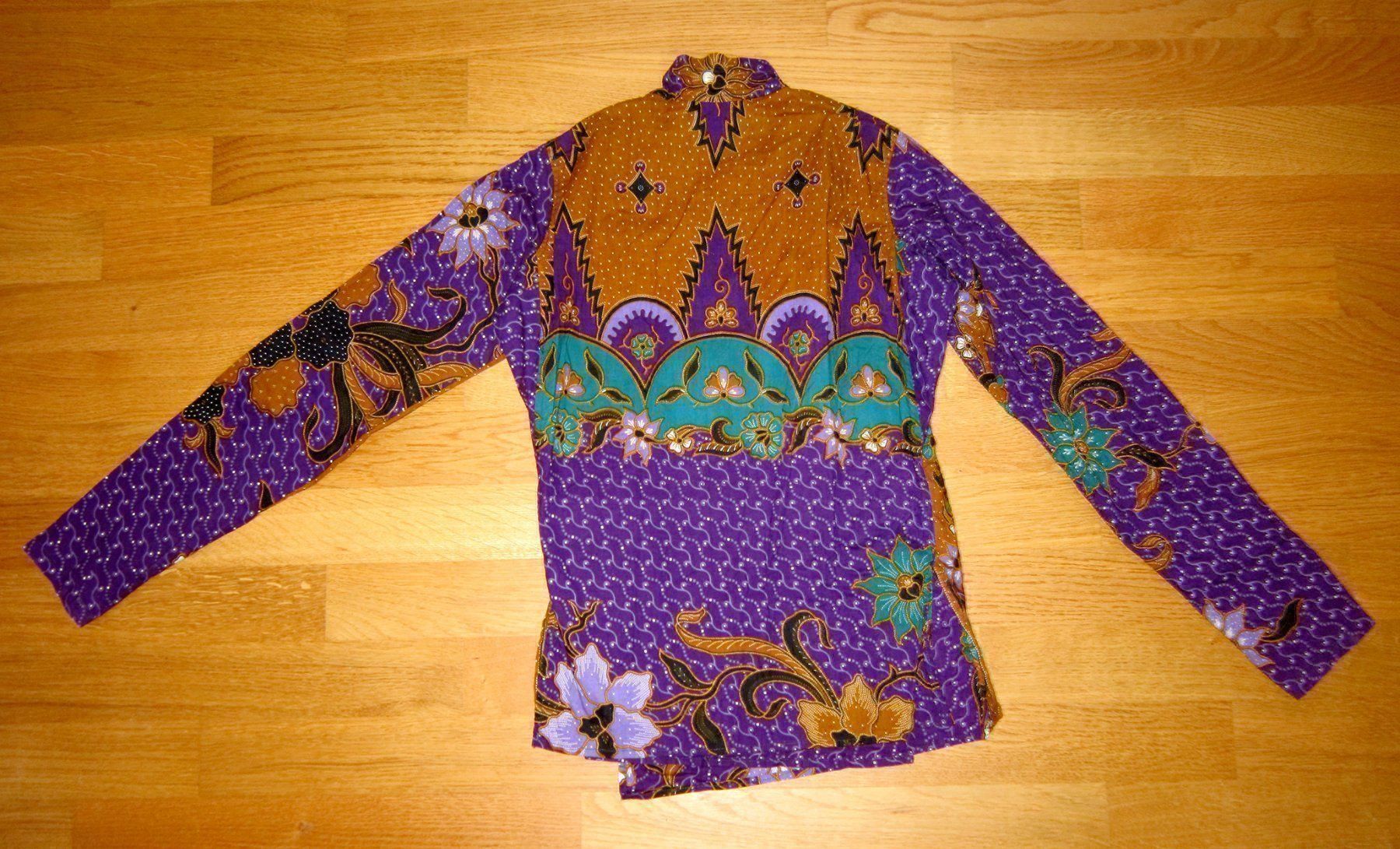 Top: Habit traditionnel népalais – Usato da Carouge GE venduto da for_8yym 1
