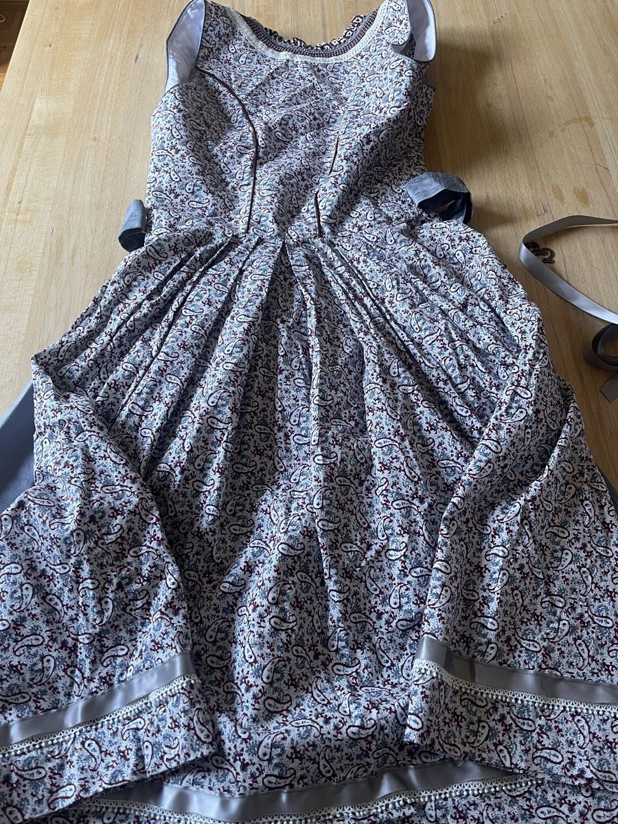 Krüger Vestiti: Dirndl Krüger gr.36 – Usato da Rikon im Tösstal venduto da stupsi99 3