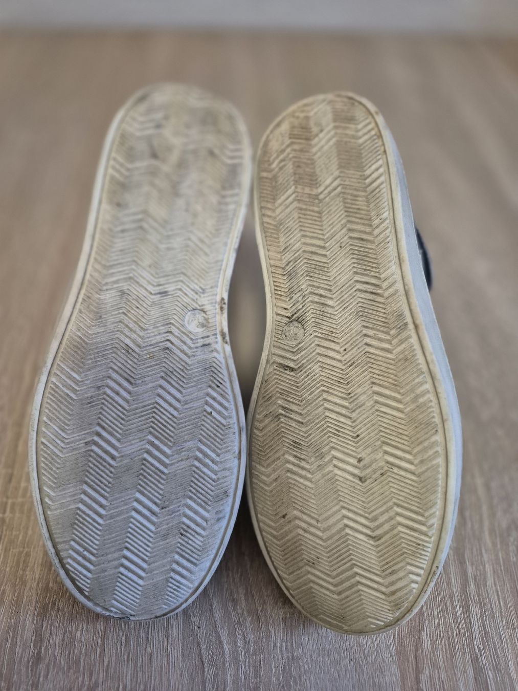 Scarpe per ragazze: sneakers   grösse 34 – Usato da Schöfflisdorf venduto da kin_2dp9 2