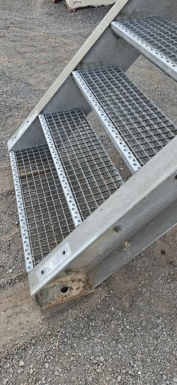 Treppen: Treppe, überwindbare Höhe 429 cm !! – Gebraucht aus Reichenbach i. K. von Wskorpion 7