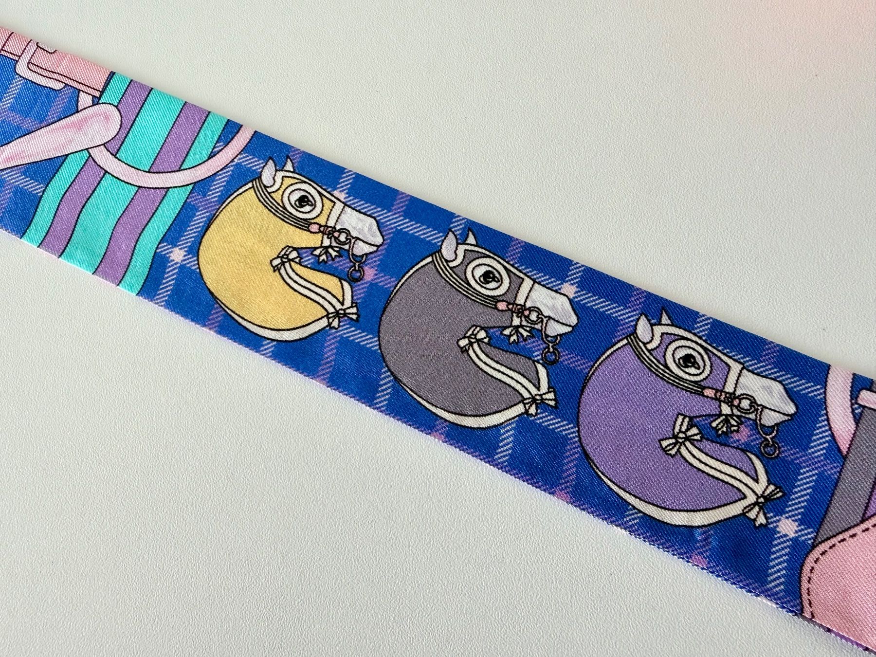 Hermès Foulard & Sciarpe: Superbe twilly HERMES-Paris "Tatersale” 100% soie, avec box – Nuovo (secondo la descrizione) da Le Mont-sur-Lausanne venduto da luxurylover 5