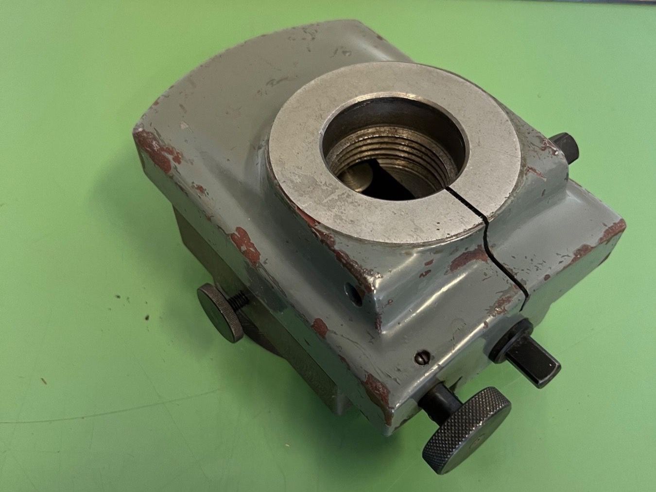 Tutti gli attrezzi: DECKEL étau excentrique – Usato da Aarberg venduto da SNMachines