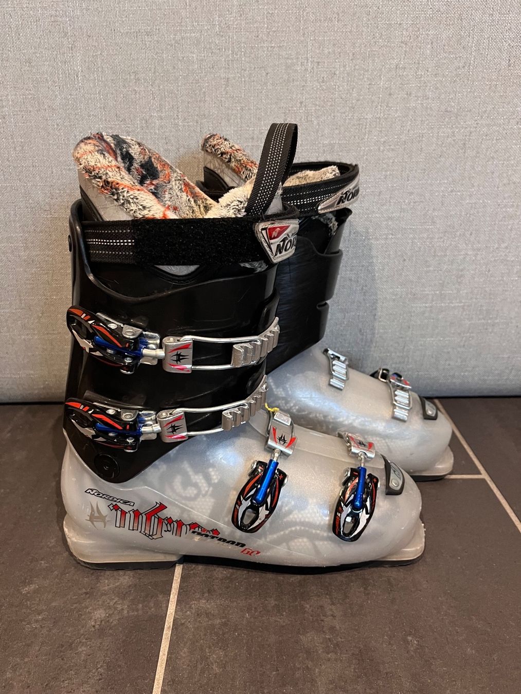 Nordica Herrenschuhe: Skischuh Nordica – Gebraucht aus Schwarzsee von