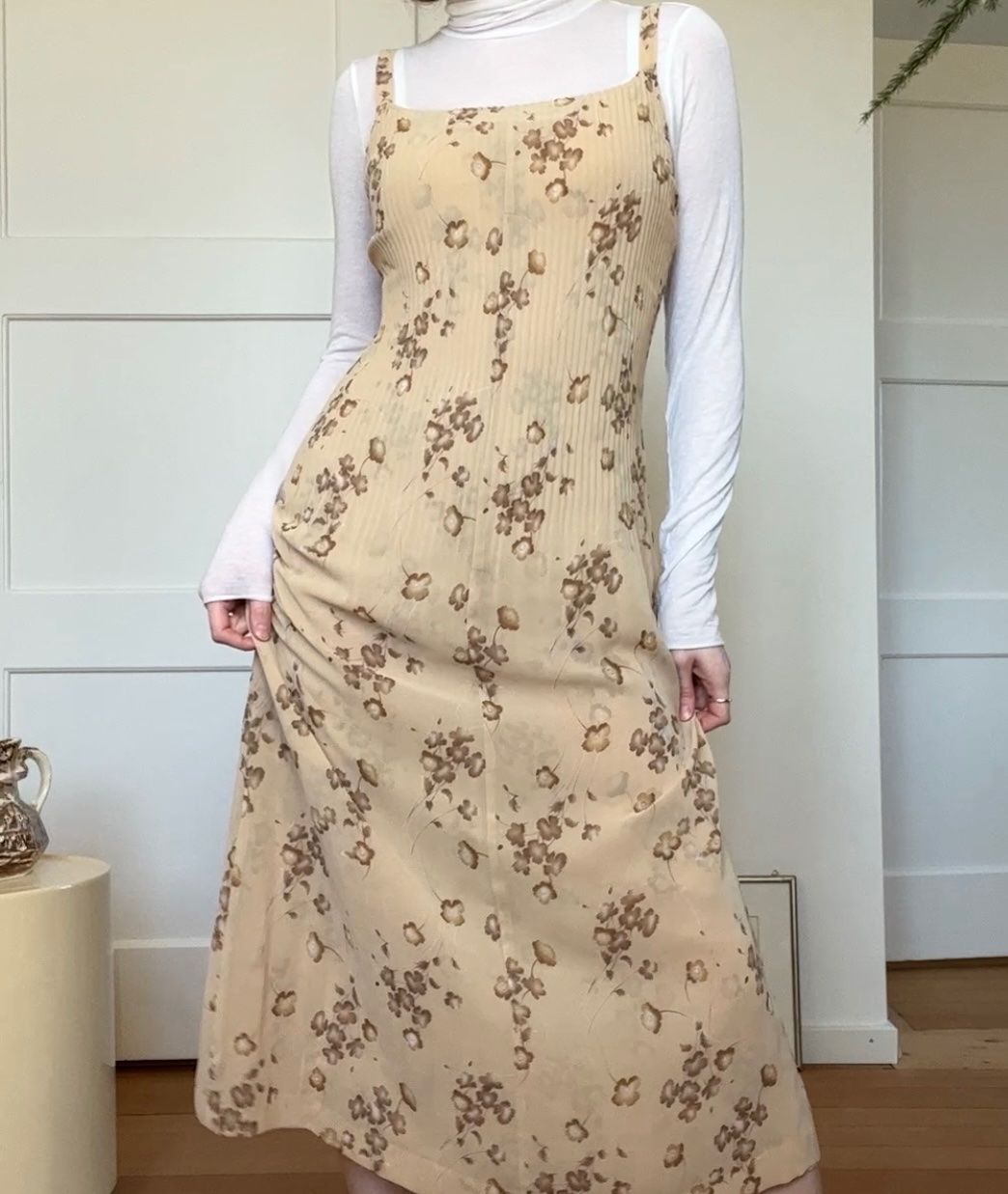Kleider: Kleid Blumen Beige 🤍 – Gebraucht aus Wallisellen von Miu_ 2