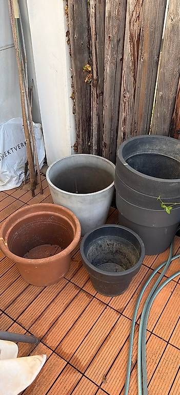 Vasi per fiori: Blumentöpfe Kunststoff – Usato da Othmarsingen venduto da sjna
