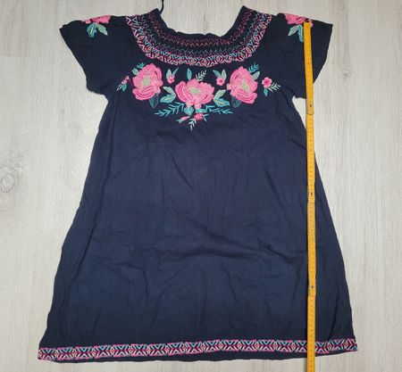 Kleid dunkelblau bestickt Grösse M 38 guter Zustand