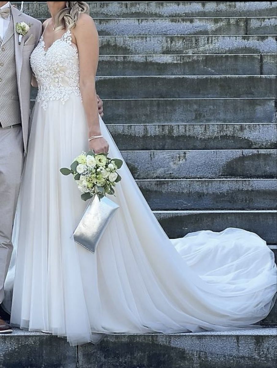 Vestiti: Brautkleid Gr. 36 – Usato da Stans venduto da Jaeseli