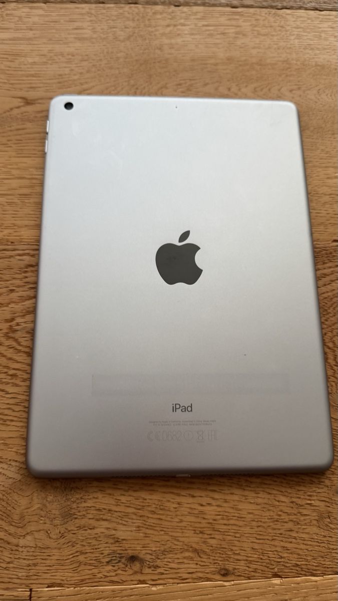 Apple Tablettes PC: iPad 128 GB 5. Generation – D'occasion à Mosnang par paradisu_corsu 3