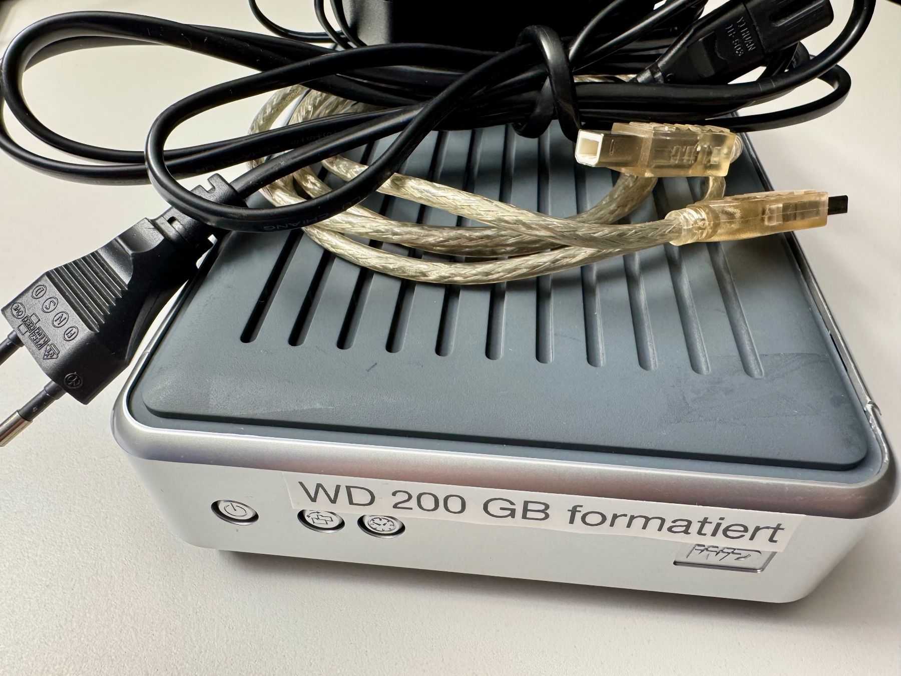 Western Digital Dischi rigidi: Western Digital 200 GB Festplatte, formatiert – Usato da Rothenthurm venduto da WalterliTell