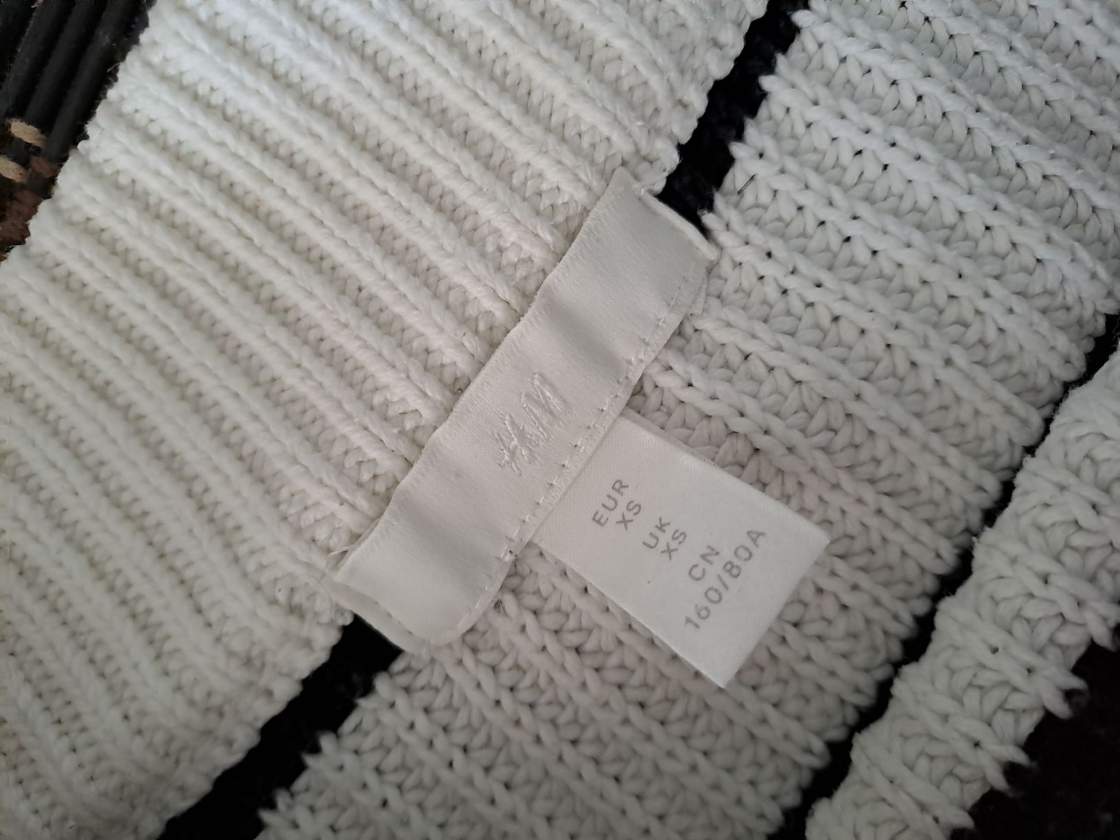 H&M Maglioni & Felpe: Gestreifter Strickpullover Gr. XS (oversize) – Nuovo (secondo la descrizione) da Oberhasli venduto da Lea98 2