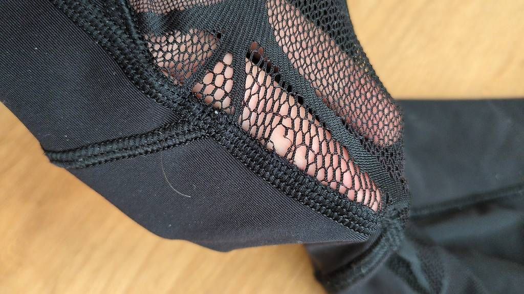 Leggings: Lululemon Leggings Mesh Schwarz Grösse 2 oder 4 – D'occasion à Winterthur par han_8ytn 1