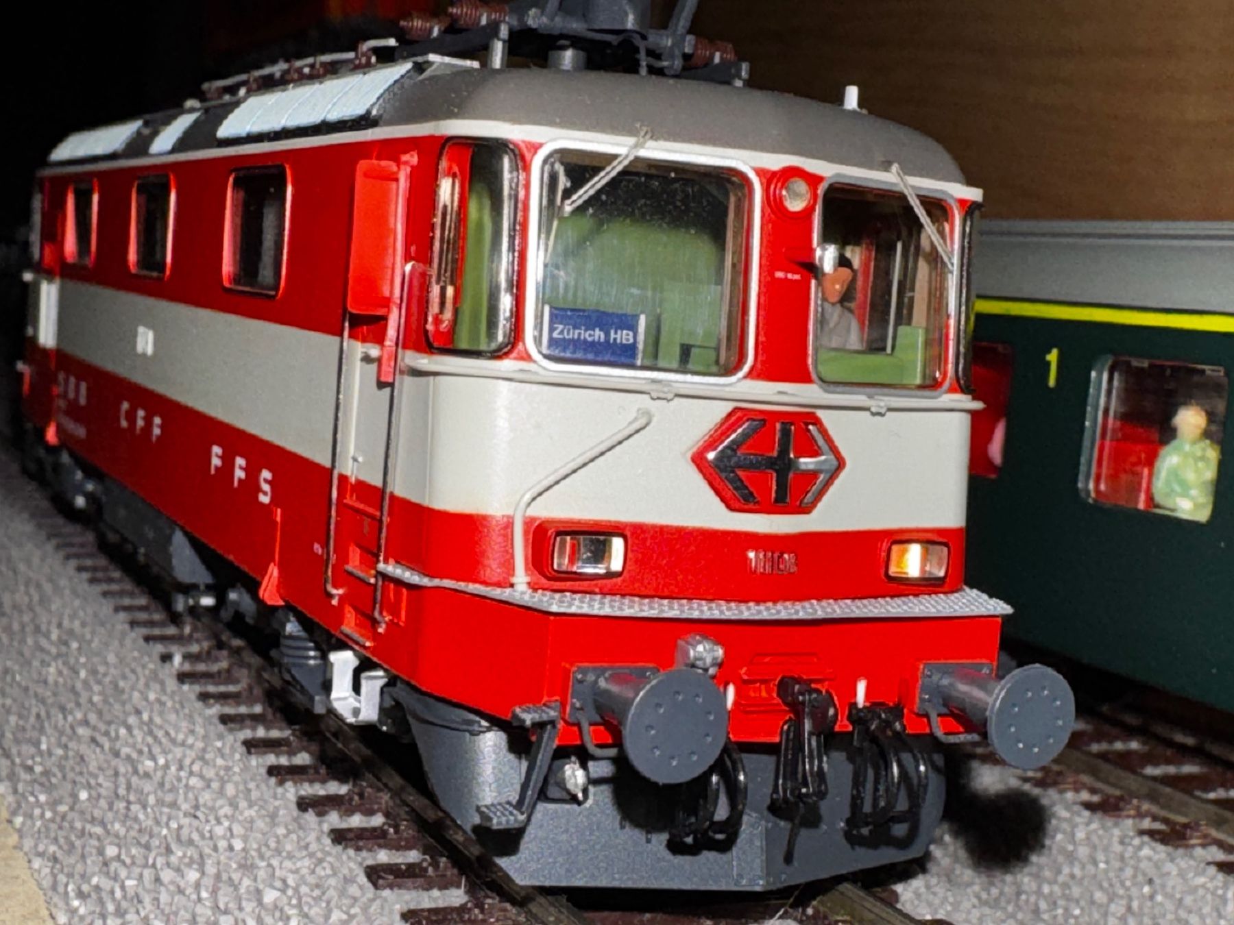 Roco Modellini di ferrovie: RE 4/4 Swiss express digital Dcc roco ho neuve – Usato da Genève venduto da den_8z8h
