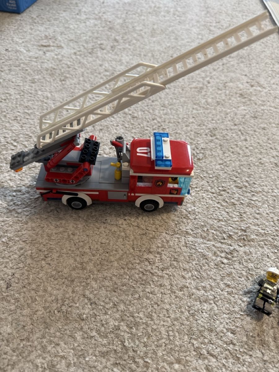 Lego Kit di costruzioni: Lego 60107 Fire Ladder Truck – Usato da Zug venduto da axx3l 2