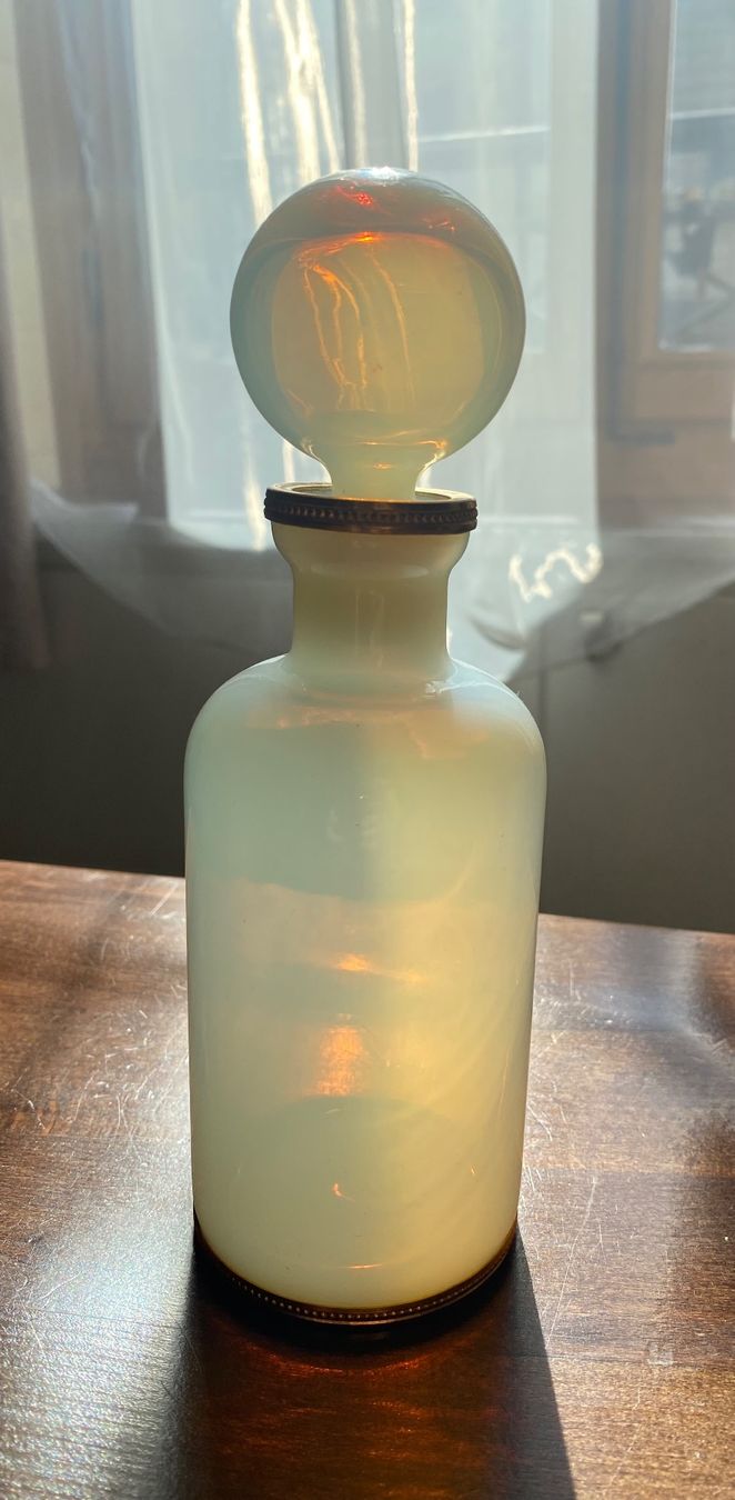 Flaschen: Bouteille Opaline – Gebraucht aus Genève von Mar0007