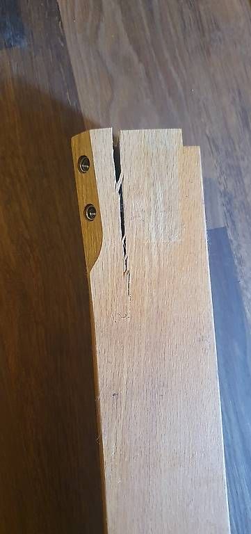 Tische: GRATIS Makelloser Jysk Holztisch – Gebraucht aus Neuhausen von Val3e_ 3