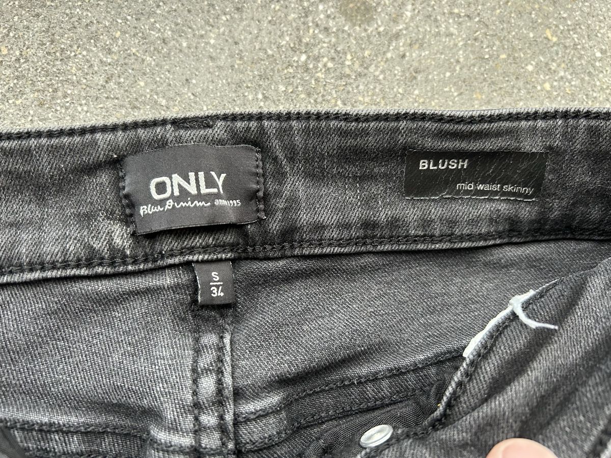 Only Jeans: schwarze Jeans von Only - Grösse 34 – Gebraucht aus Rorschacherberg von Kpas 1