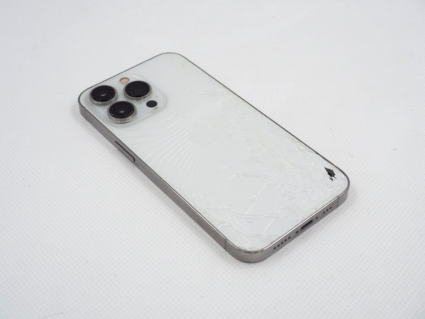 Apple Telefoni cellulari / Smartphones: APPLE iPhone 13 Pro iCloud gesperrt (26060252) – Difettoso da Zürich venduto da fundsachenverkauf 2