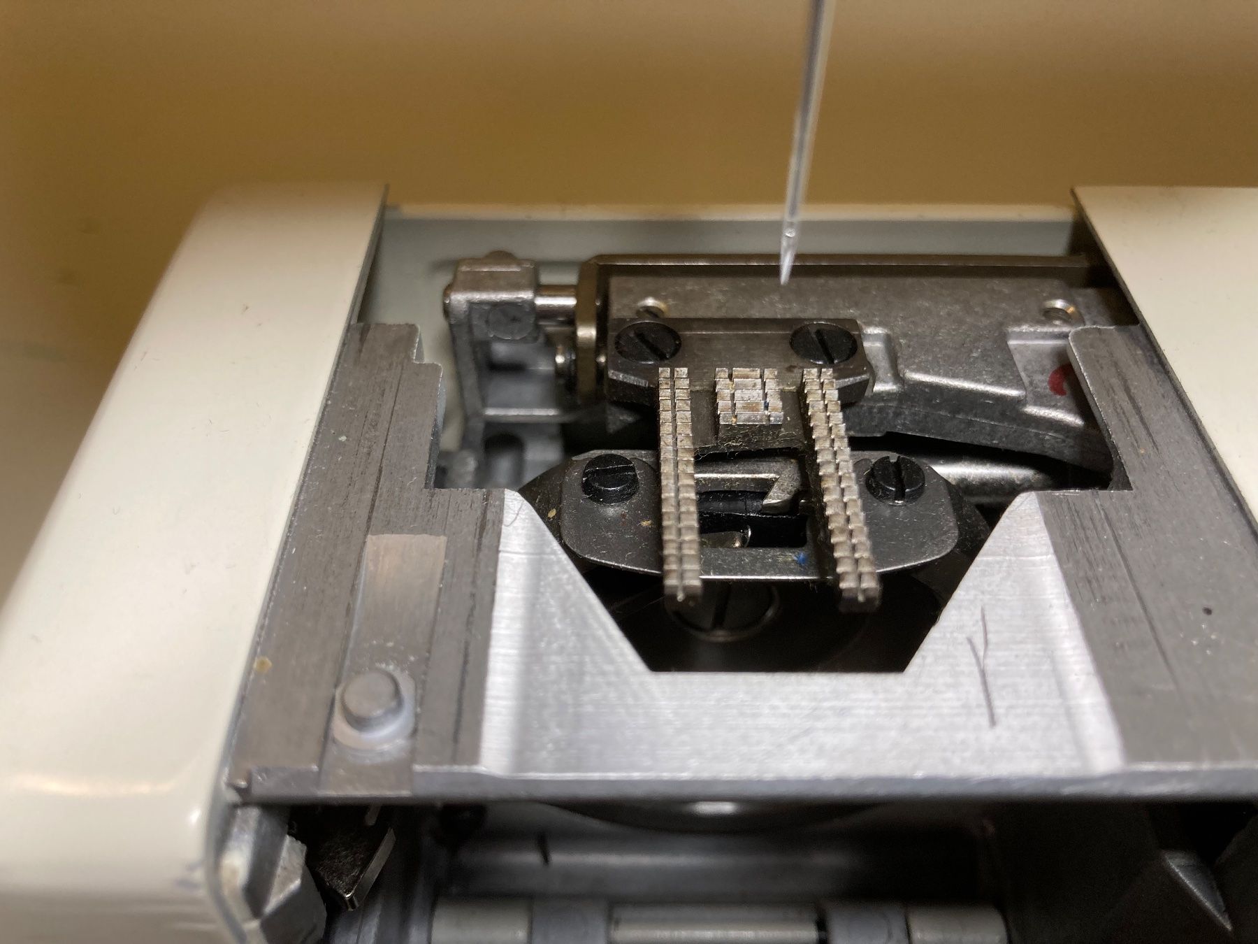 Bernina Macchine da cucire: Bernina 1020 – Usato da Zuchwil venduto da Pilat99 4
