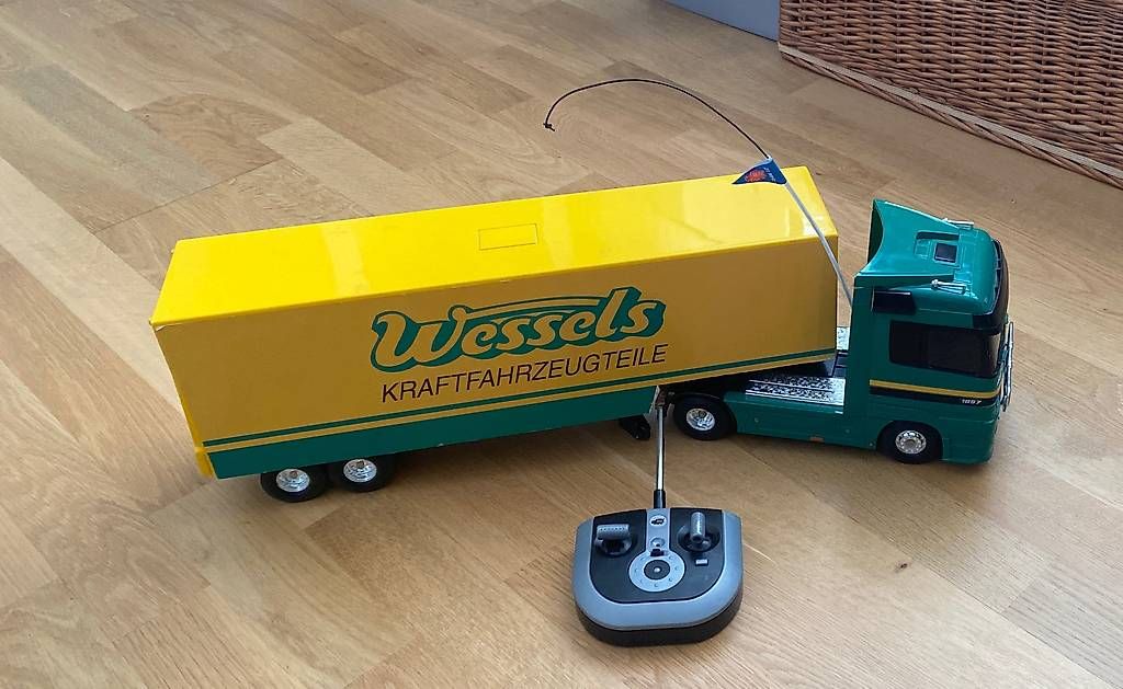 Jouets: Ferngesteuertes Auto/LKW – D'occasion à Effretikon par ivo_btd6