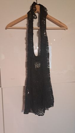 Damen Neckholder Top aus Spitze schwarz Grösse S neuwertig