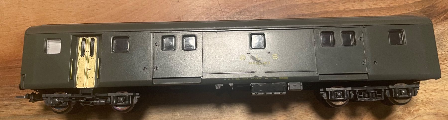 Lima Modelleisenbahnen: Lima BLS Gepäckwagen grün – Gebraucht aus Staad SG von 4566patrick 2