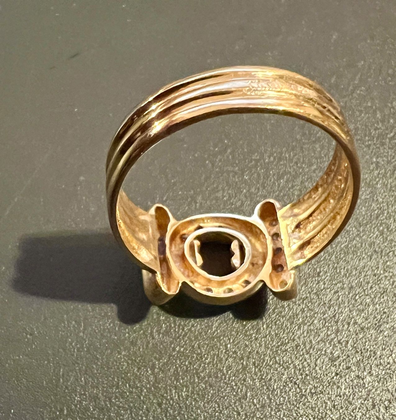Anelli: Gold-Ring 18 K mit weissen Saphiren – Usato da Chur venduto da Penting1935 6