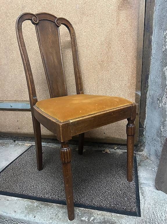 Chaises: Antiker Stuhl mit Stoffbezug – D'occasion à Au ZH par mar_pz57