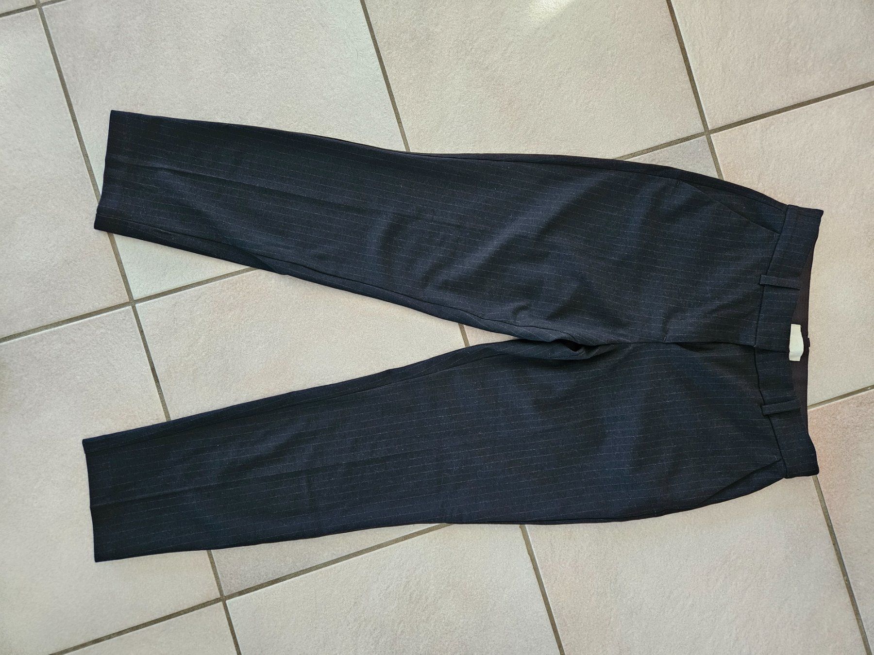 Hosen: Pantalon taille 40 – Gebraucht aus Vétroz von sas_yln5