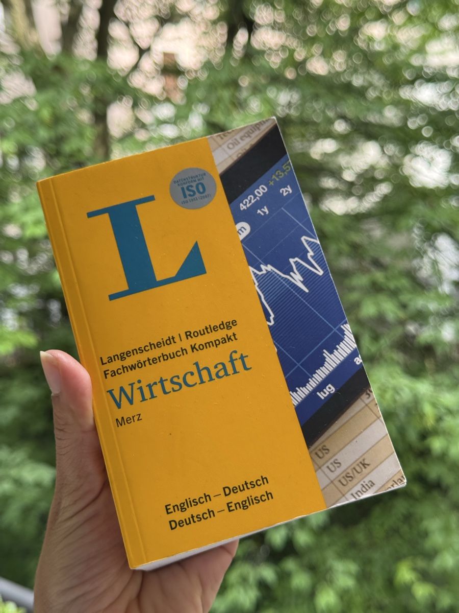 Libri: Langenscheidt Wirtschaft Compact Dictionary English-German – Usato da Zürich venduto da olalinda