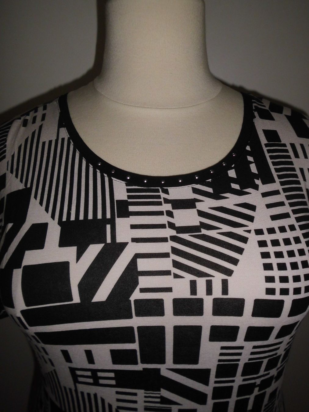 T-Shirts: T-shirt noir/blanc T. M – Gebraucht aus Marin-Epagnier von Madja 1