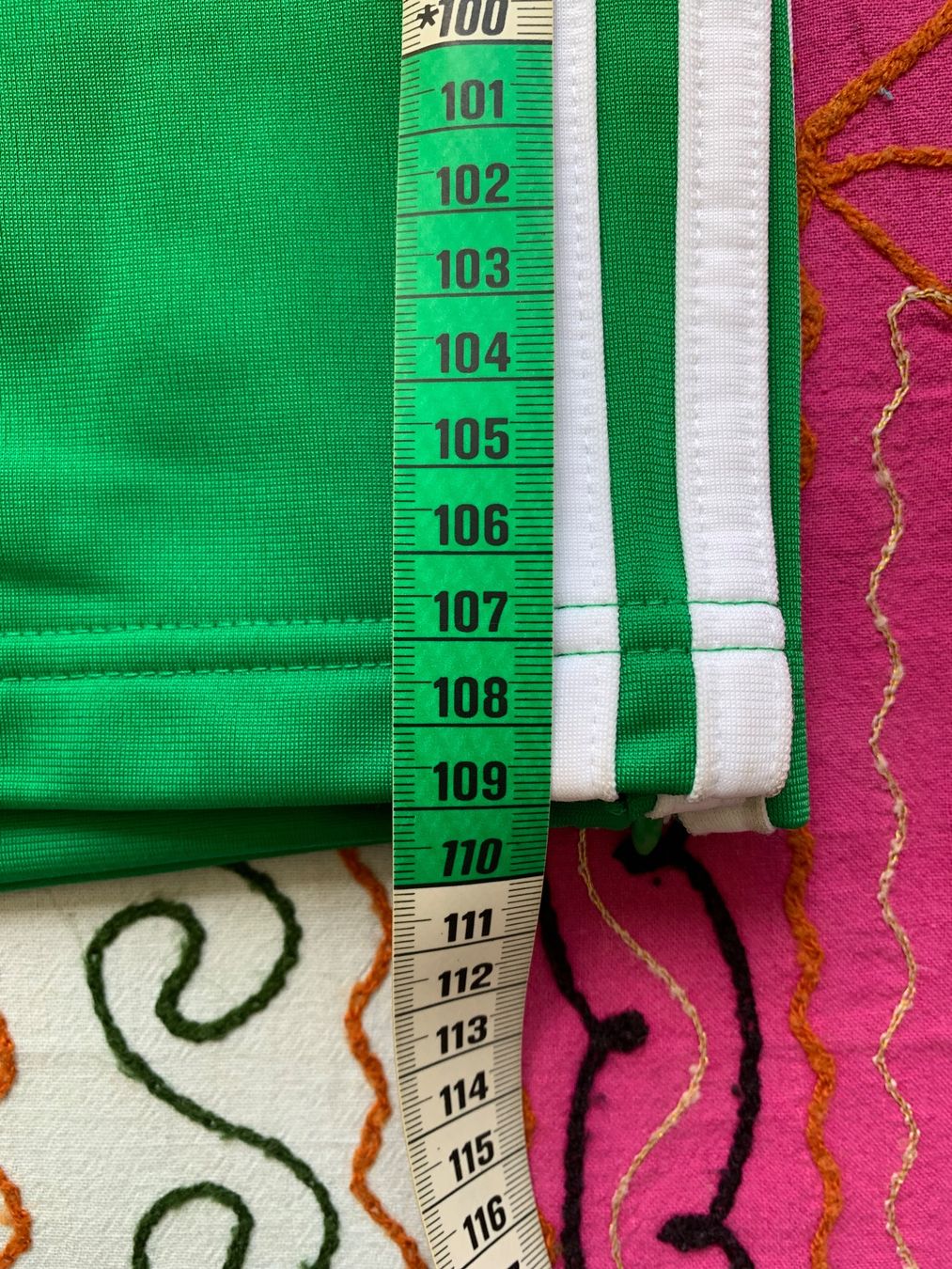 Adidas Hosen: Adidas Herrenhose – Neu (gemäss Beschreibung) aus Zürich von benebiene 9