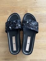 Zara Slides Sandalen Schwarz Gr. 39 mit Blumen Applikation N