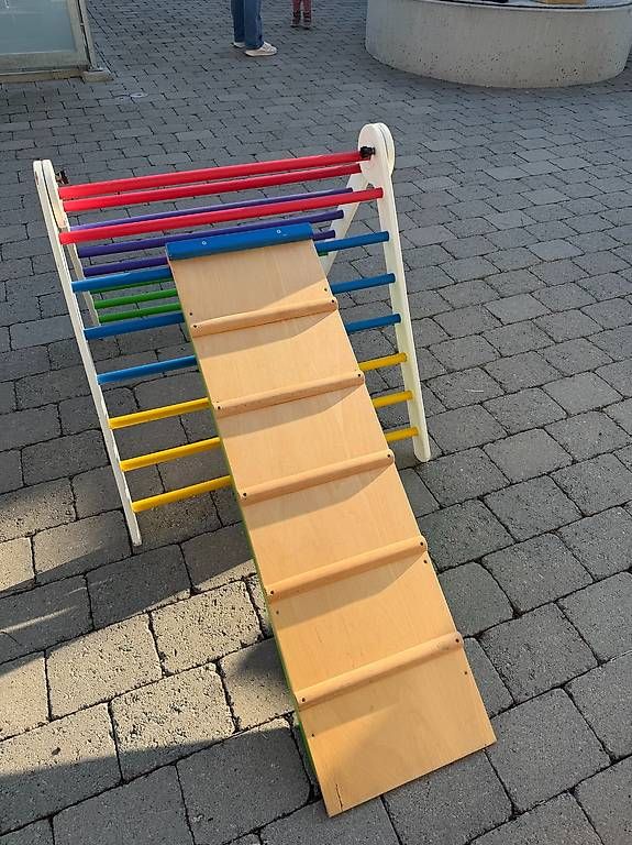 Rutschbahn: Indoorrutsche inkl. Klettergestell – Gebraucht aus Utzigen von cdrg