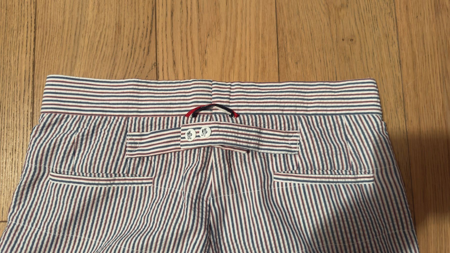 Moncler Hosen: Shorts Moncler gestreift Grösse M – Neu (gemäss Beschreibung) aus Küsnacht ZH von Gila1983 5