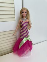 2011 A Perfect Christmas Barbie Puppe