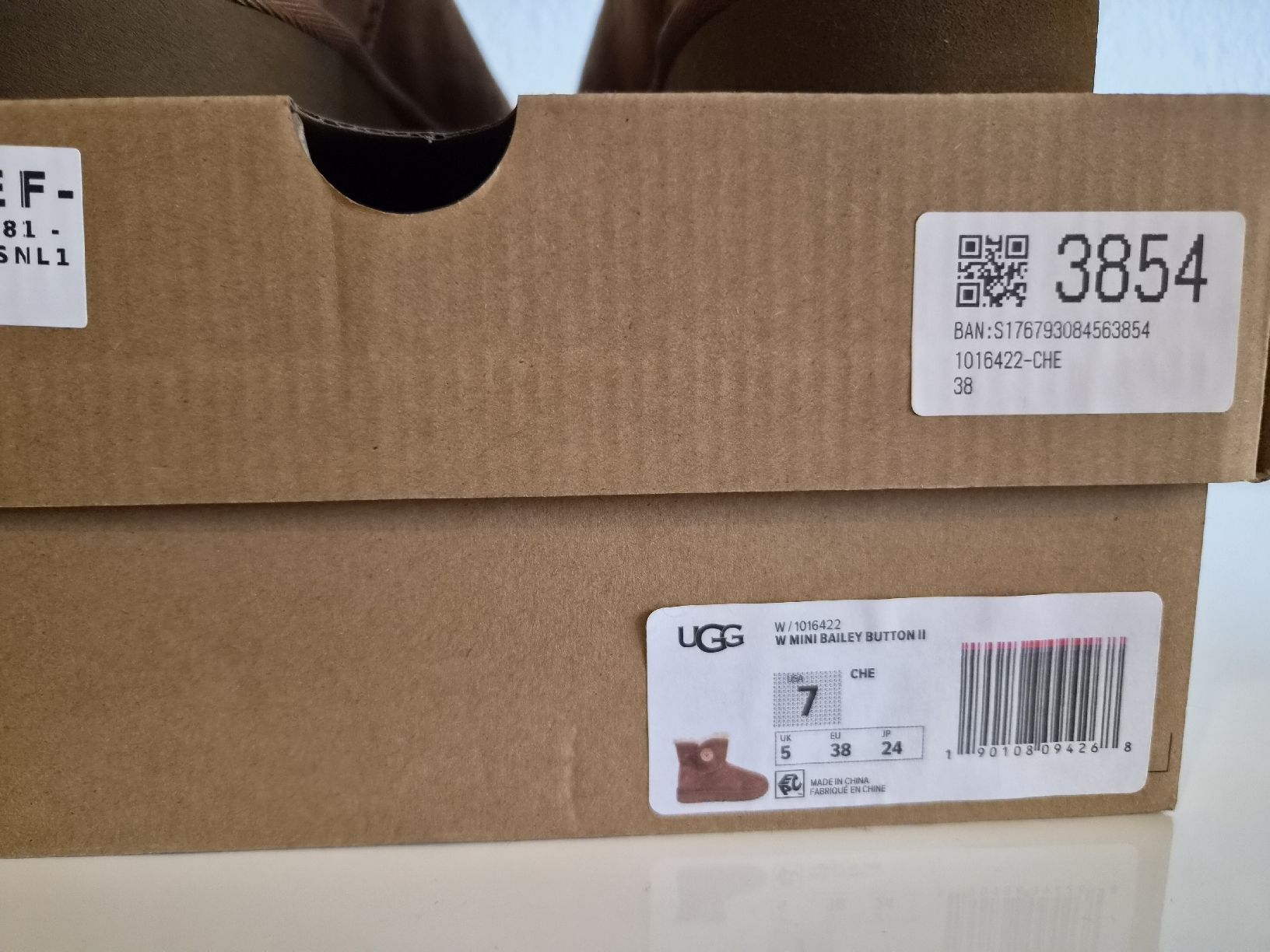Ugg Damenschuhe: UGG Mini Bailey Button - Grösse 38 – Neu und originalverpackt aus Reinach BL von sunny2014 4
