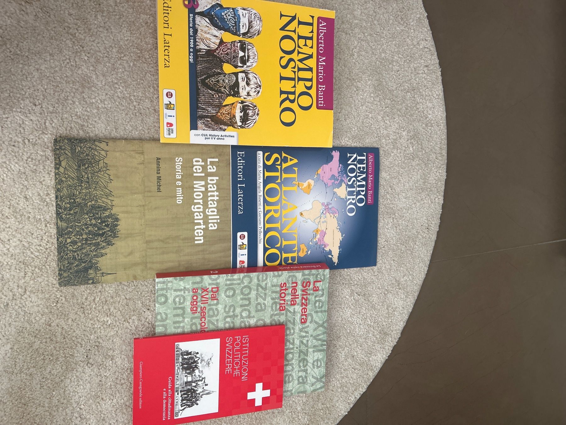 Libri: Libri settore storia liceo – Usato da Morbio Superiore venduto da bbe_k5bq