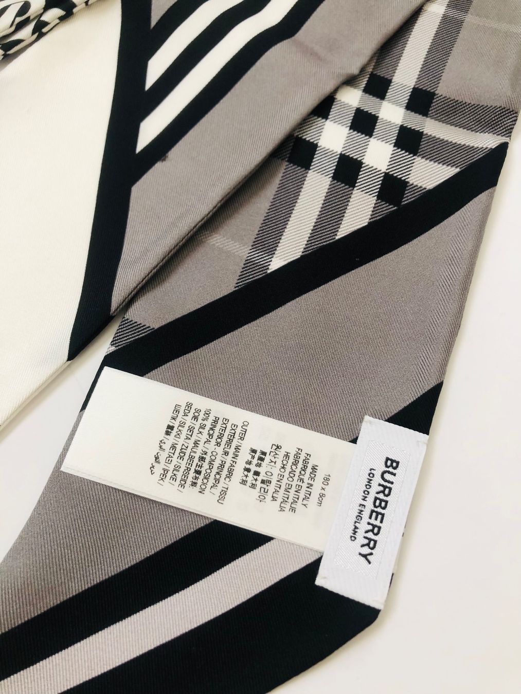 Burberry Foulard & Sciarpe: Burberry scarf – Nuovo (secondo la descrizione) da Pregassona venduto da Reluxuryspace 2