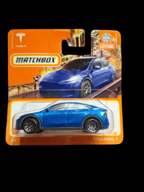 Matchbox 2024 – Tesla Model Y [Metalflake Blue] – Maßstab 3/100, Blaues Modellauto, Sammlerstück Für Große Und Kleine Fans