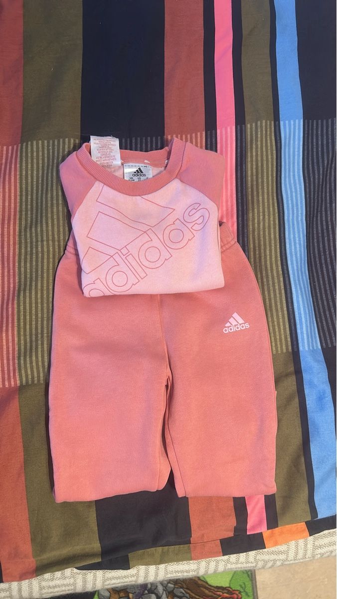 Adidas Lotti & Set di vestiti: Adidas Set, Pullover & Hose, Gr. 92Rosa - Top Zustand! – Usato da Frenkendorf venduto da vid_pr65