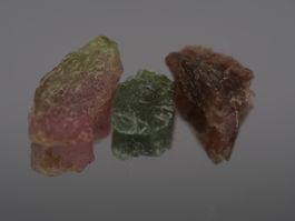 Ab 1CHF - Tourmaline (3 Rohstein) 5.2ct
