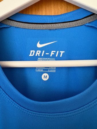 Nike Dri-FIT Sport-/Running-Tanktop in kräftigem Blau, Gr M