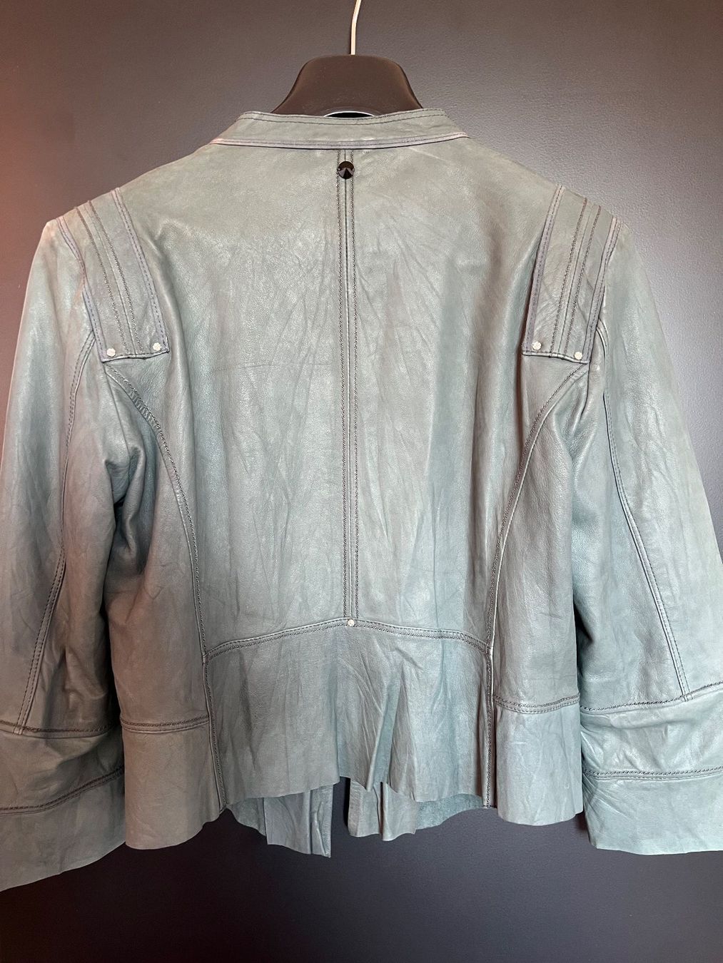 High Giacche: Lederjacke von HIGH – Usato da Remigen venduto da Orlana7 7