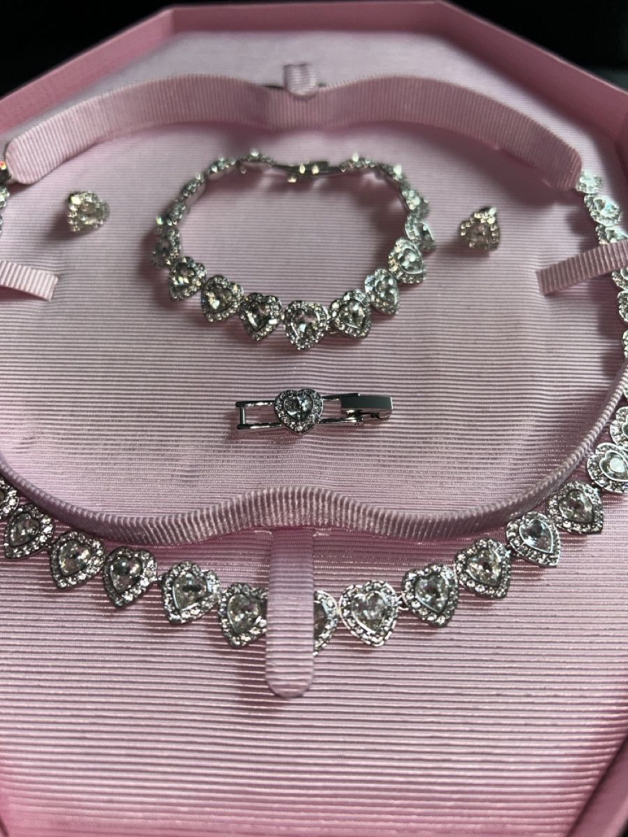 Swarovski Pendentifs: Swarowski set Ariana Grande  – Neuf (Voir description) à Pfungen par lev_pv6m 1