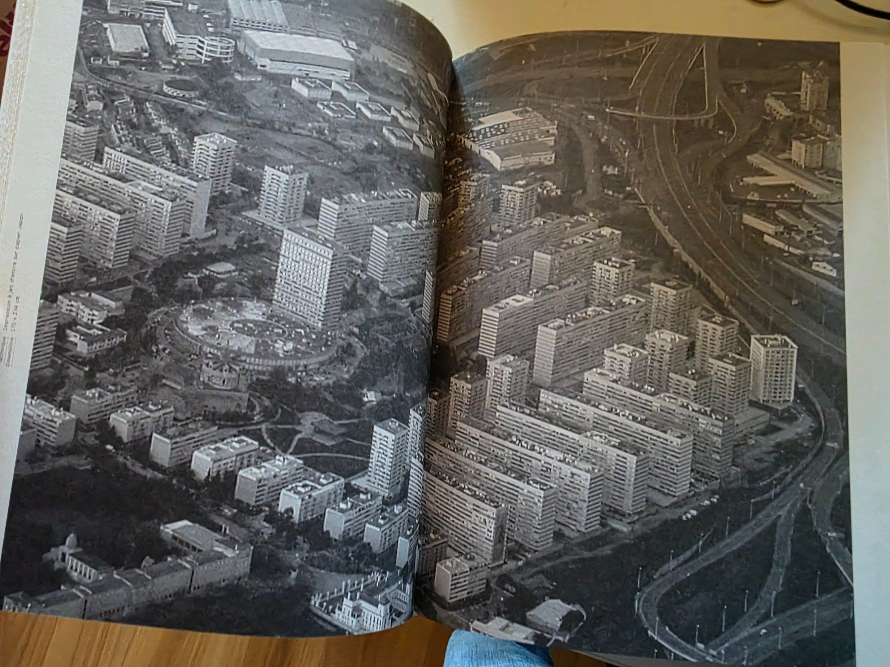 Libri: Cécile Wick - Weltgeschichte - Kunstmuseum Bern 2006 – Nuovo (secondo la descrizione) da Walterswil BE venduto da Lonitti 1
