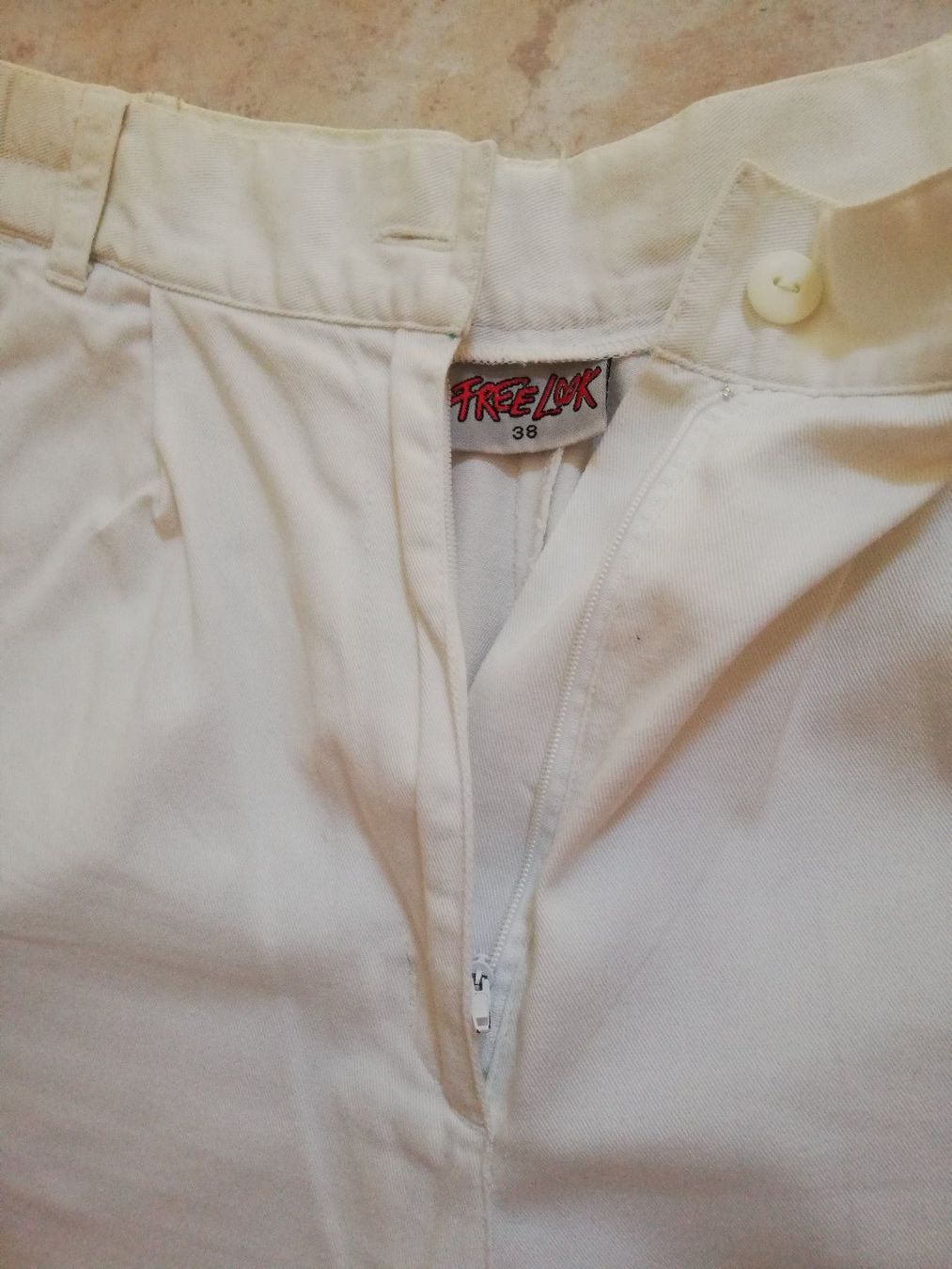 Pantaloni: Damenhose Gr. 36 weiss – Usato da Starrkirch-Wil venduto da LucyDog 1