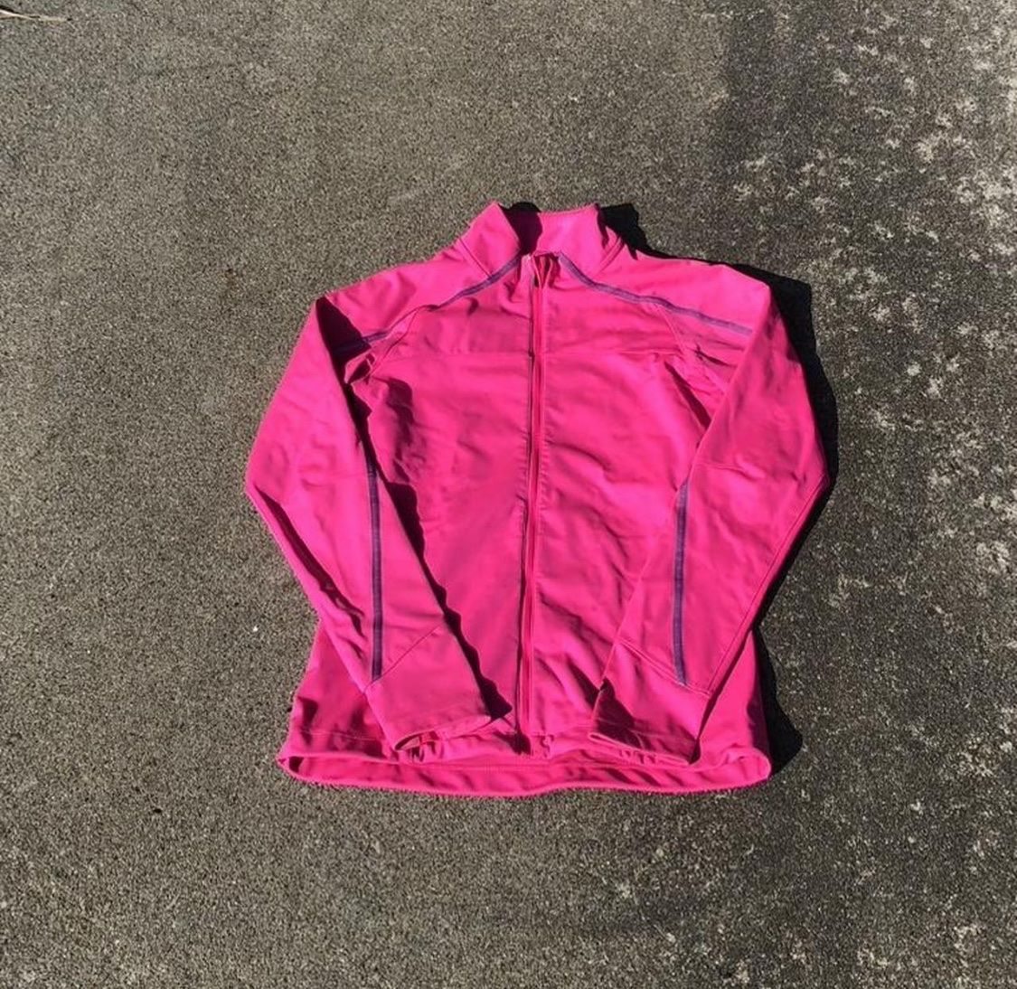 Asics Jacken: Asics Sportjacke – Gebraucht aus Fribourg von ann_l9b7