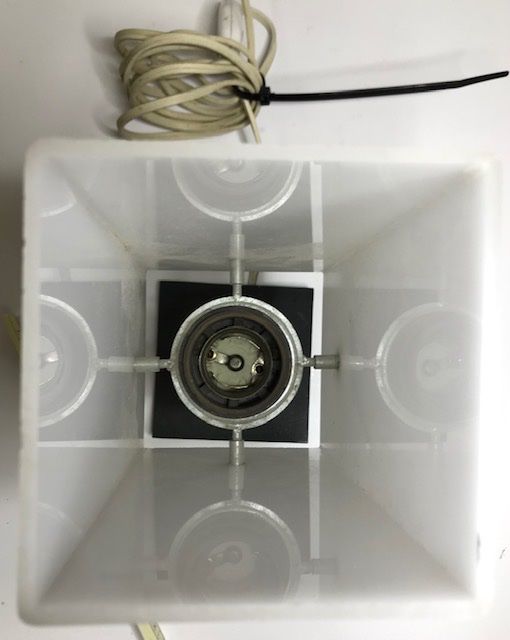 Lampade: Tischlampe weisses Plexi eckiger zylinder förmig – Usato da Zürich venduto da gigimai67 4
