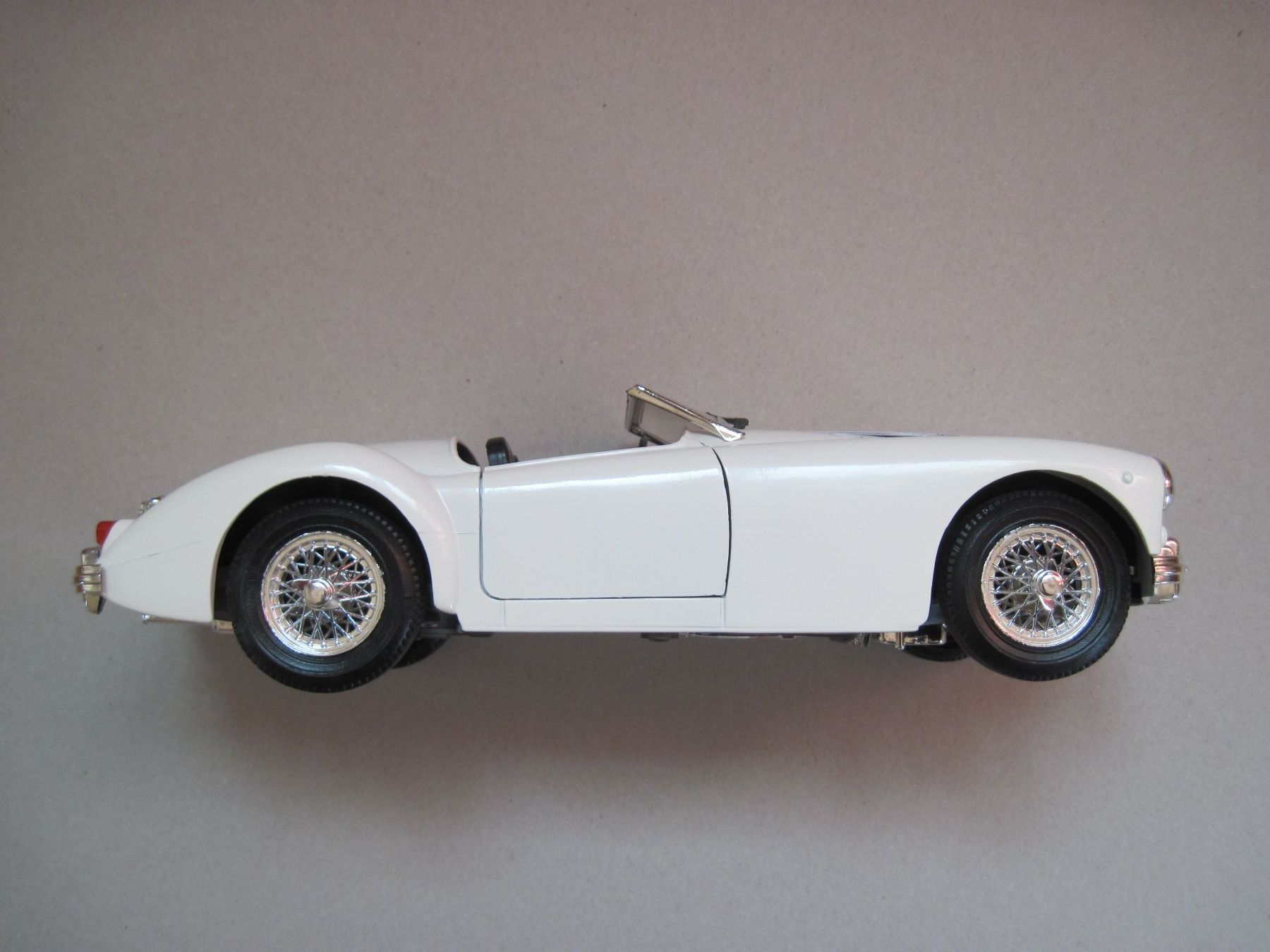 MG Modellini d'auto: MG A Twin Cam Cabriolet – Nuovo (secondo la descrizione) da Feuerthalen venduto da mam_5l7b 8